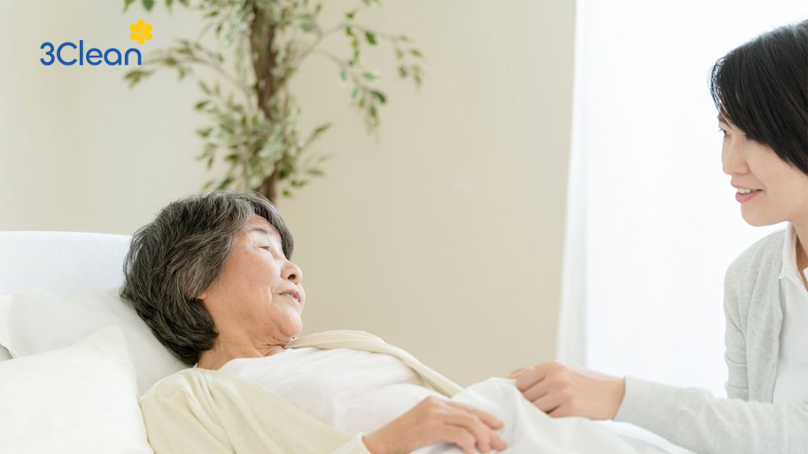 Bật mí 8 lưu ý khi chọn giúp việc chăm sóc người già trong gia đình Người giúp việc cẩn thận, sạch sẽ là một lưu ý khi chọn người giúp việc chăm sóc người già