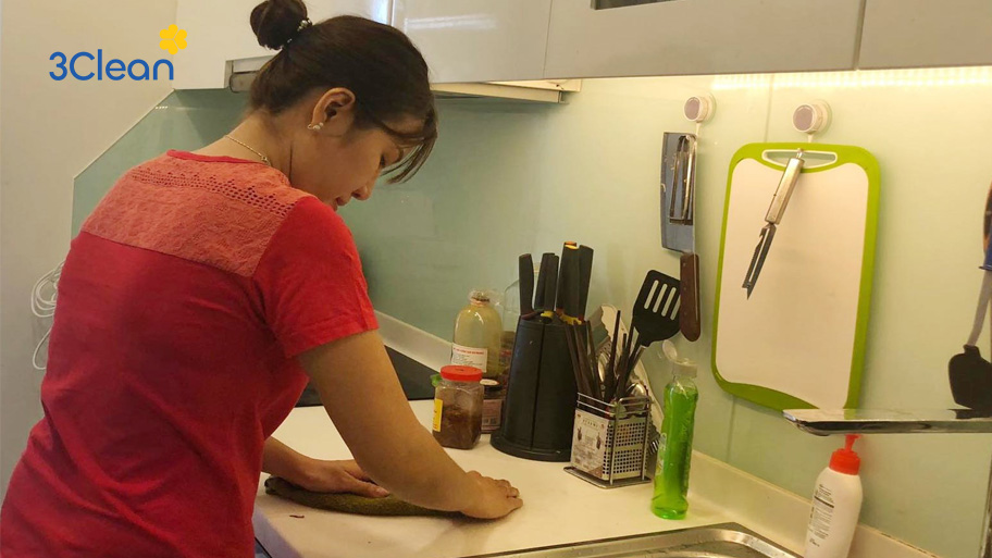 Nên chọn người giúp việc ở độ tuổi nào là phù hợp nhất cho gia đình Người giúp việc trong độ tuổi 25 đến 45 tuổi thường có nhiều kinh nghiệm và có tính ổn định
