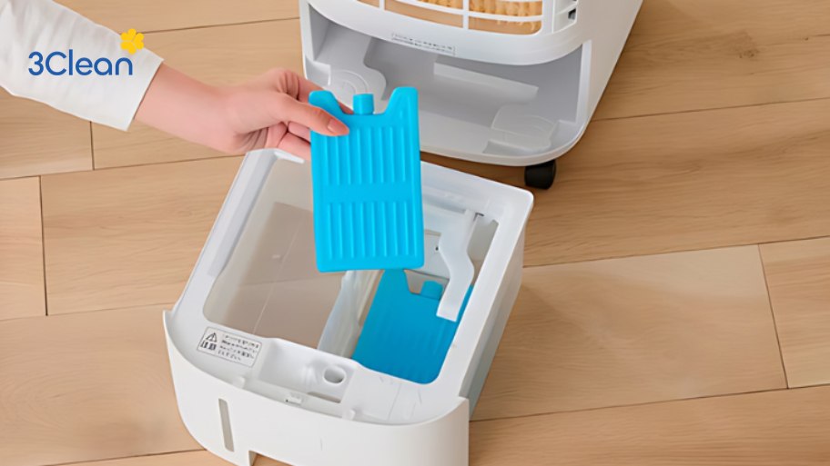 Bước 2: Tháo rời các chi tiết của quạt điều hòa để làm sạch