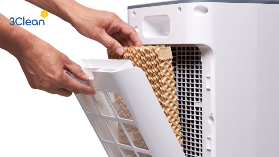 Bước 4: Làm sạch tấm làm mát (Cooling Pad) của quạt điều hòa