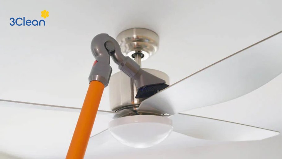 Cách vệ sinh quạt trần hiệu quả với máy hút bụi