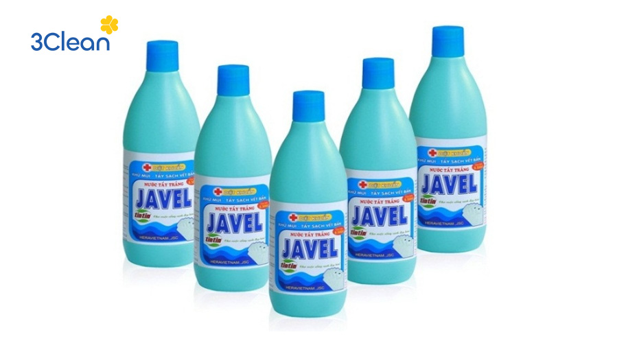Pha Javen với nước theo tỷ lệ để loại bỏ ẩm mốc