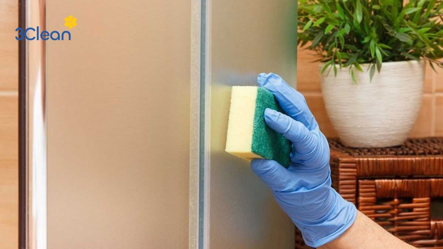 Một số lưu ý cần biết khi vệ sinh cửa nhựa
