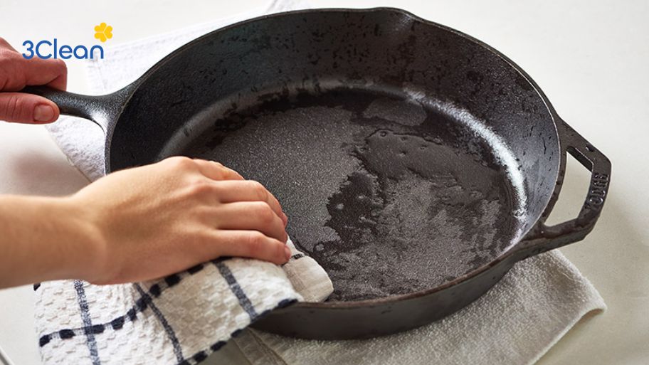 Mẹo sử dụng và bảo quản chảo gang luôn mới