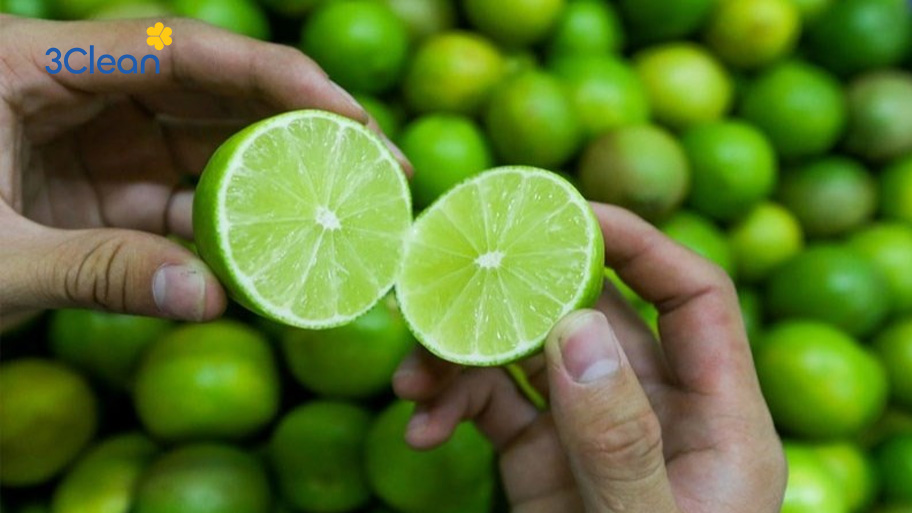 Nhờ axit tự nhiên có trong chanh giúp đánh bay nhọ nồi