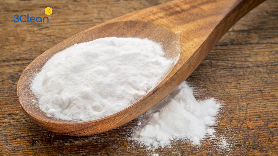 Bật mí 5 cách làm sạch thớt nhựa hiệu quả, đơn giản Chỉ cần rắc bột baking soda lên những phần bị mốc và bẩn trên thớt nhựa