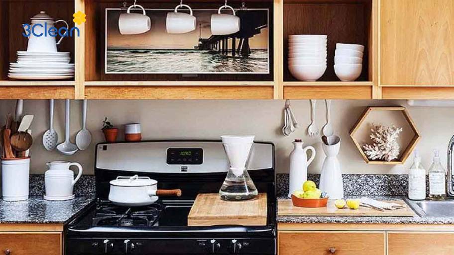 Vệ sinh dụng cụ ăn uống sao cho sạch sẽ và đúng chuẩn? Cất gọn chén đĩa, muỗng, đũa ở nơi khô thoáng giúp bảo quản dụng cụ ăn uống sạch đẹp, an toàn.