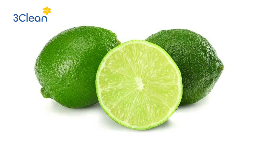 Khám phá ngay 11 cách làm sạch dầu mỡ ở bếp ga hiệu quả, sạch bóng Cắt đôi quả chanh rồi chà lên các vết bẩn