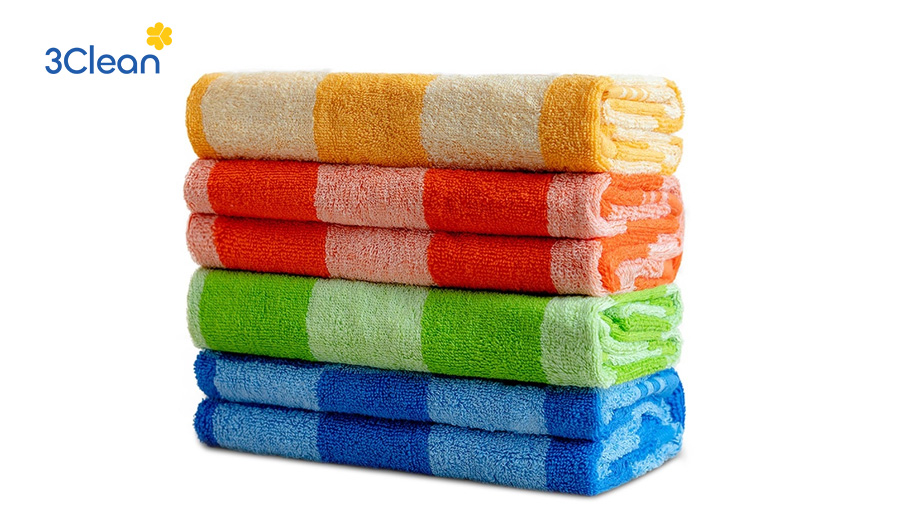 Mách bạn 8 cách vệ sinh bếp từ sạch sẽ, sáng bóng Sử dụng khăn mềm ẩm để lau đi những vết bẩn nhẹ ở bếp từ