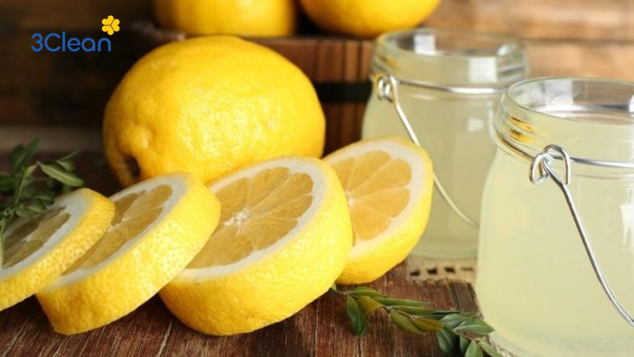 Mách bạn 8 cách vệ sinh bếp từ sạch sẽ, sáng bóng Trong chanh có chứa axit giúp làm sạch bếp từ và khử mùi tốt