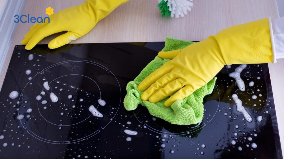 Mách bạn 8 cách vệ sinh bếp từ sạch sẽ, sáng bóng Nước rửa chén là cách làm sạch bếp từ đơn giản và dễ kiếm nhất