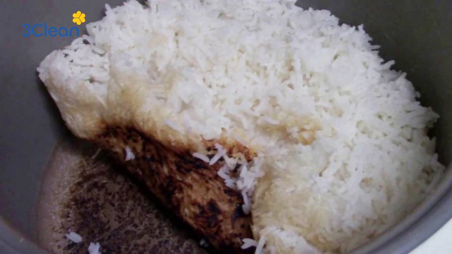 Xem ngay 5 cách làm sạch nồi cơm điện bị cháy đơn giản, sạch sẽ Dùng sai cách cũng là nguyên nhân thường xuyên gặp phải.