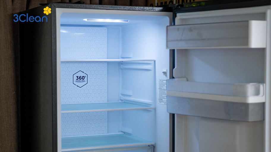 Sắp xếp các khay và kiểm tra điện tủ lạnh để xem tủ lạnh hoạt động ổn chưa