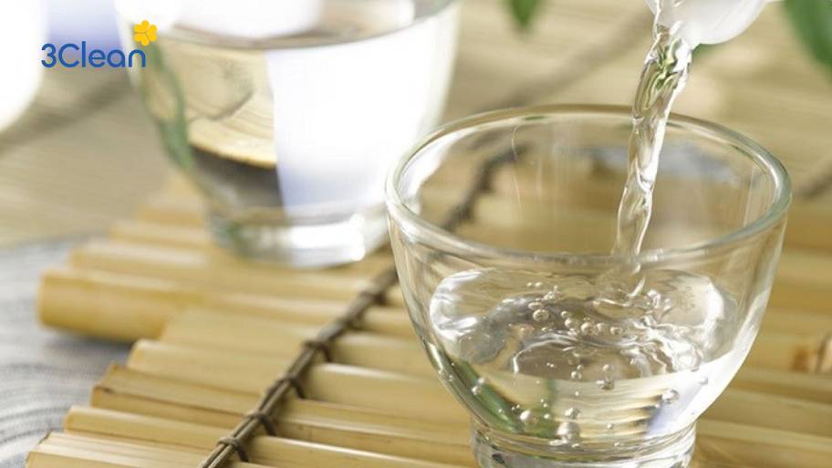 Lưu ngay 7 cách khử mùi nồi chiên không dầu nhanh chóng, hiệu quả Giấm trắng giúp loại bỏ mùi hôi nhanh chóng, khử khuẩn hiệu quả và làm sạch nồi an toàn tự nhiên.