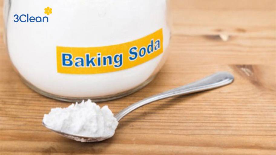 Hướng dẫn cách vệ sinh ly nhựa hiệu quả, sạch như mới Khử mùi ly nhựa băng baking soda giúp loại bỏ mùi hôi triệt để.