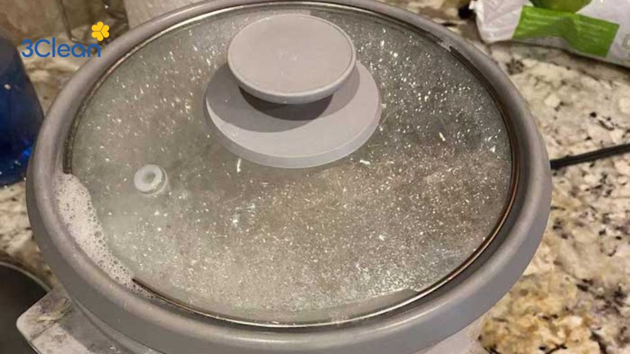 Cách khử mùi nồi cơm điện bằng giấm trắng