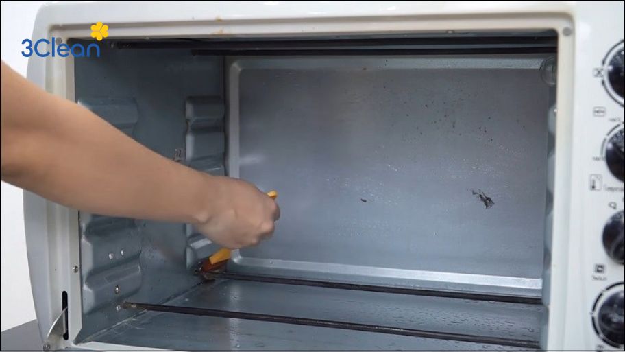 Bật mí 6 cách làm sạch lò nướng bằng baking soda và giấm, đơn giản Vệ sinh baking soda còn sót lại trong lò nướng với giấm