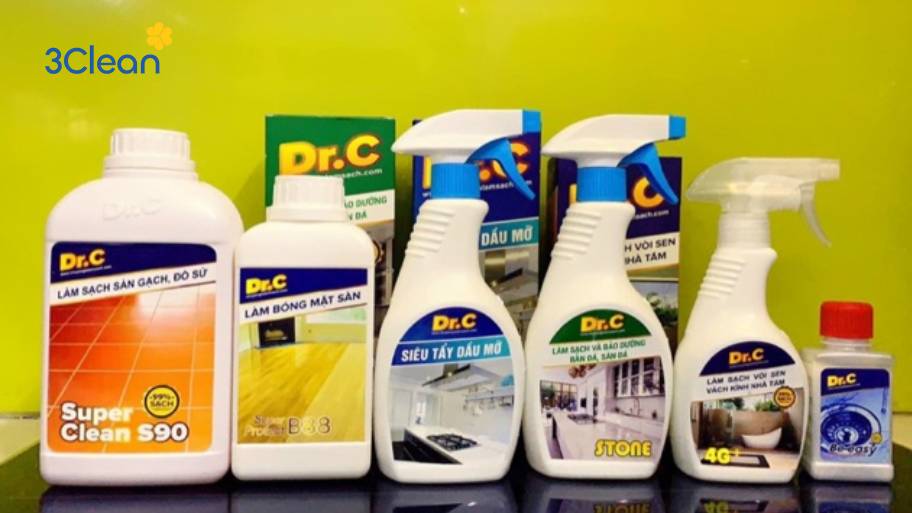 Dung dịch tẩy trắng làm xoong nồi sáng bóng như mới.