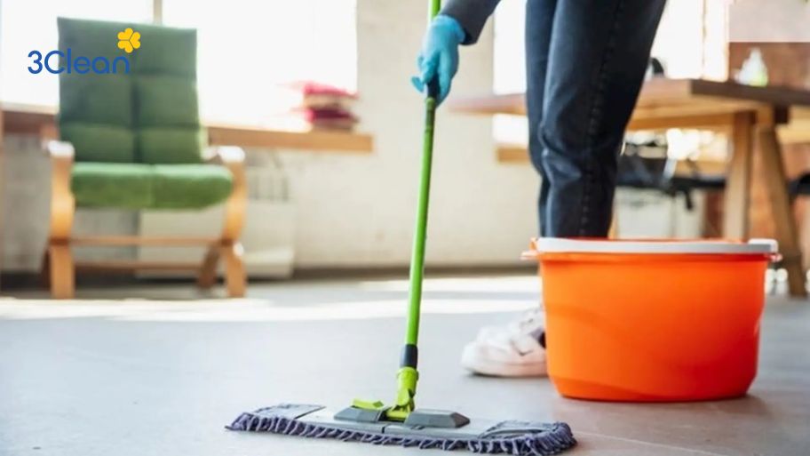 Cách dọn nhà đón Tết chuẩn phong thủy, rước tài lộc cho mọi nhà Làm sạch sàn nhà để thanh lọc không gian