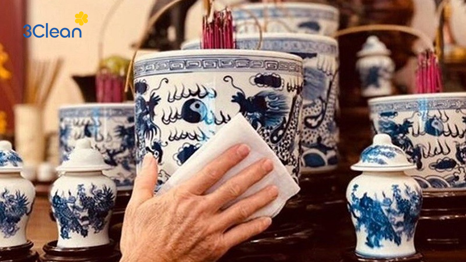 Cách dọn dẹp nhà cửa đón Tết siêu sạch và nhanh gọn Việc vệ sinh bàn thờ thể hiện sự tôn trọng với ông bà ta