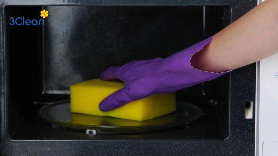 Lưu ngay 5 cách vệ sinh lò vi sóng bị dính dầu mỡ hiệu quả Lưu ý trước khi vệ sinh lò vi sóng bị dính dầu mỡ