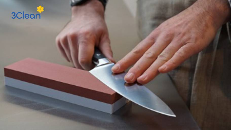 Thường xuyên mài dao giúp lưỡi dao luôn sắc bén, cắt gọt hiệu quả và sử dụng bền lâu hơn.