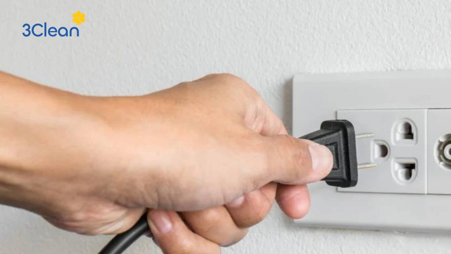 4 Cách tháo nồi chiên không dầu để vệ sinh đơn giản, đúng cách Ngắt nguồn điện thiết bị để đảm bảo an toàn trước khi tháo.