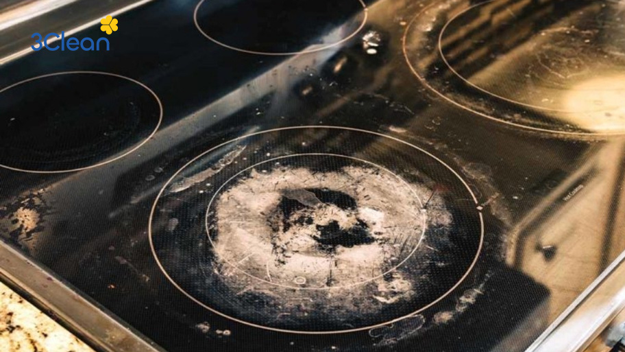 Tìm hiểu ngay 4 cách vệ sinh mặt bếp từ bị cháy đúng cách, sáng bóng Có nhiều lý do khiến bếp từ nhà bạn bị cháy khét và để lại vệt đen