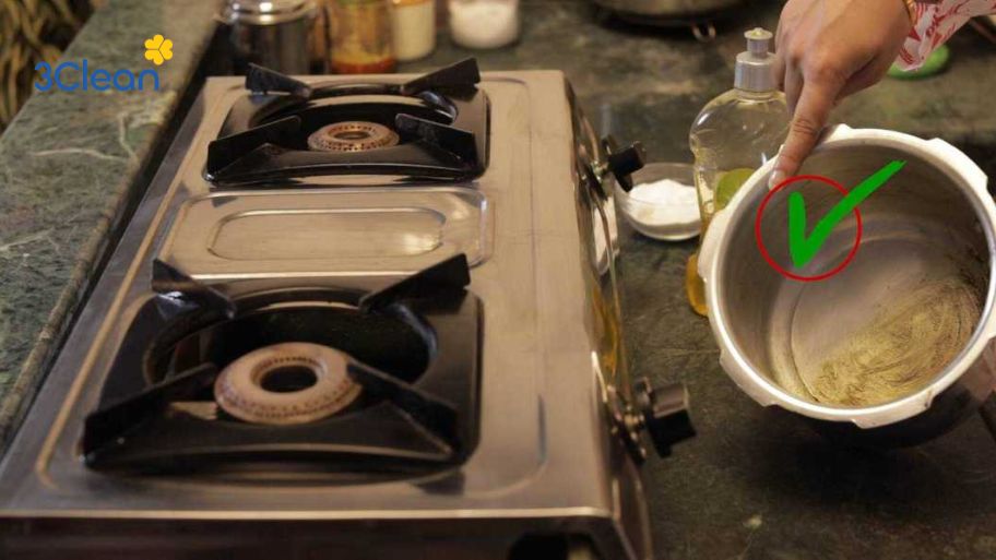 Lưu ngay 4 cách vệ sinh nồi cơm điện bị mốc đơn giản, nhanh chóng Nồi cơm điện bị mốc do không làm khô hoàn toàn sau khi rửa