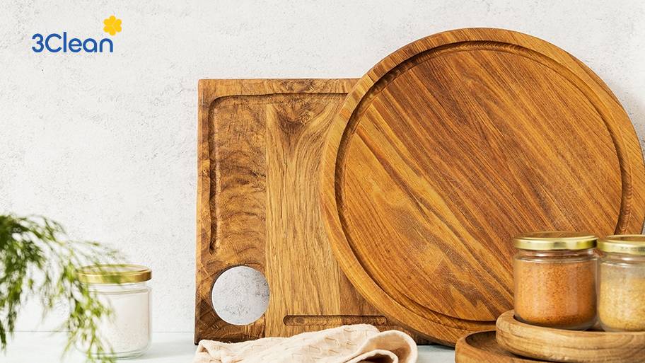 Nên phơi khô thớt gỗ sau khi rửa sạch để tránh ẩm mốc.