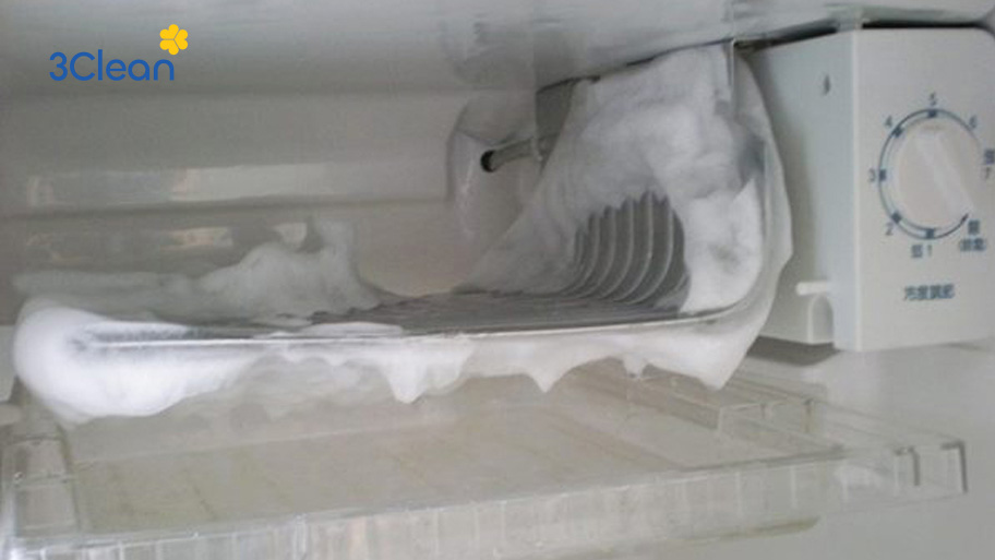 Rã đông để dễ dàng dọn dẹp tủ đông