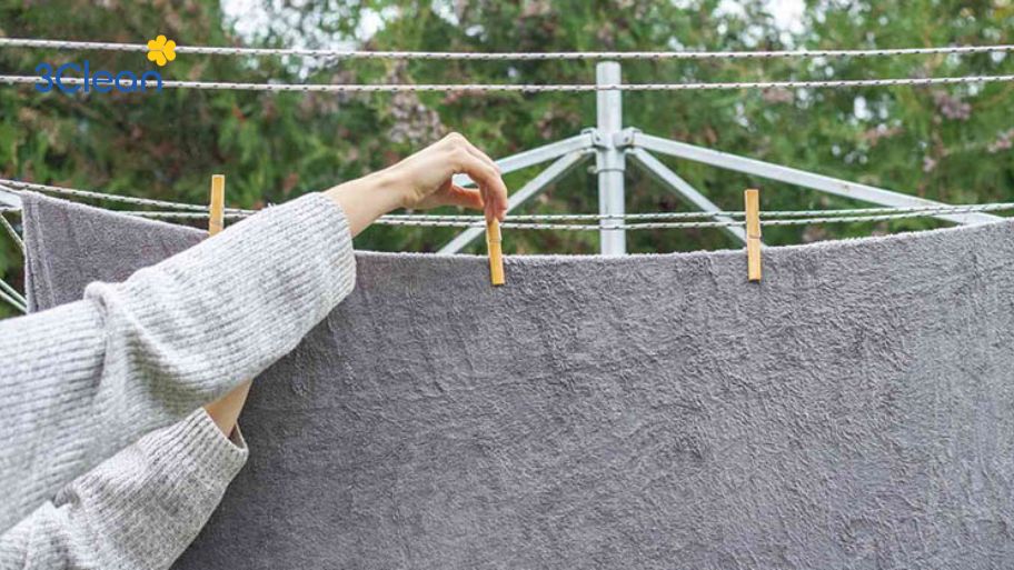 Bước 6: Phơi chăn lông thật khô thoáng sau khi giặt