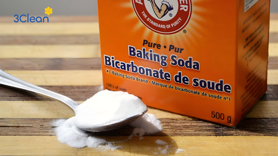 Nhờ khả năng trung hòa axit, baking soda sẽ giúp đánh bay vết ố chỉ trong vài giây
