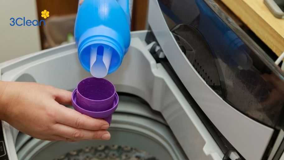 Pha chế dung dịch giặt và xả vải phù hợp cho chăn gối