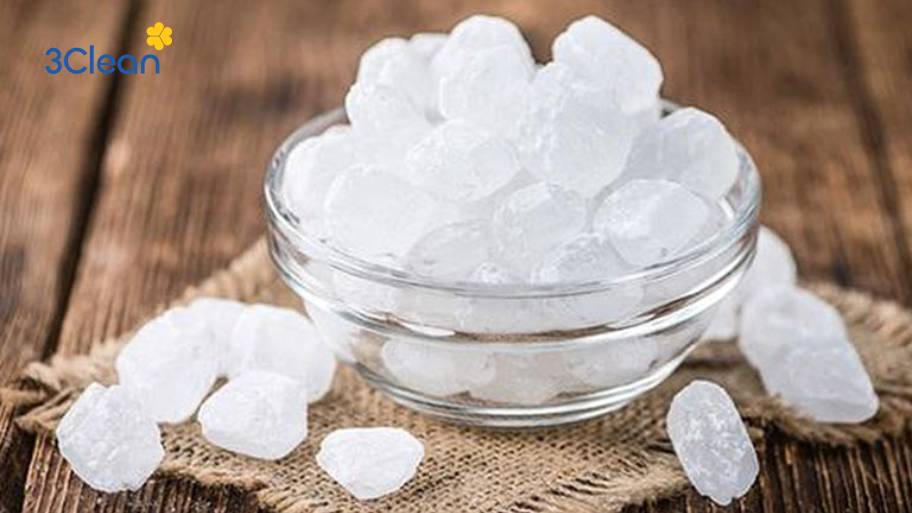 Phèn chua có tác dụng làm trắng bề mặt men sứ rất tốt