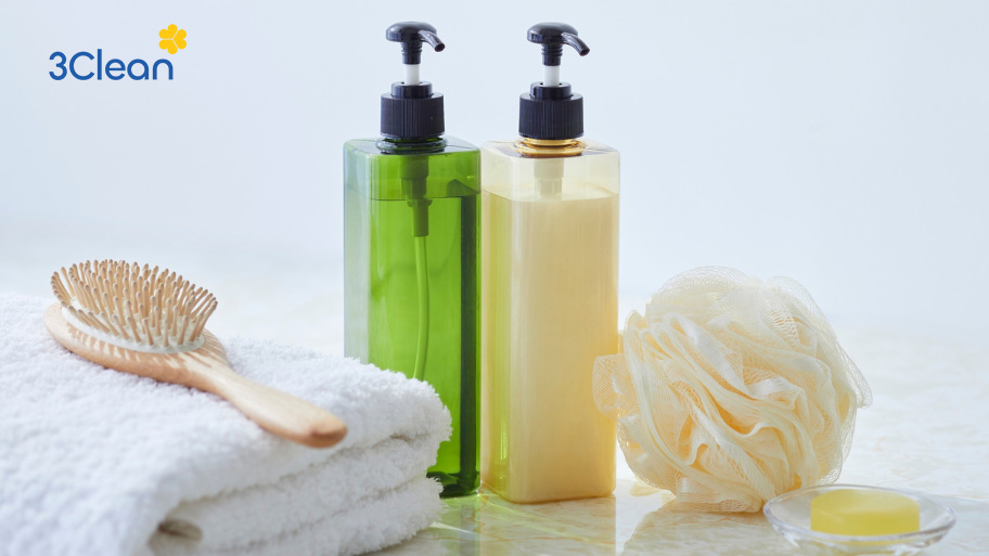 Vệ sinh bồn tắm nhanh chóng và an toàn với dầu gội đầu sẵn có tại nhà