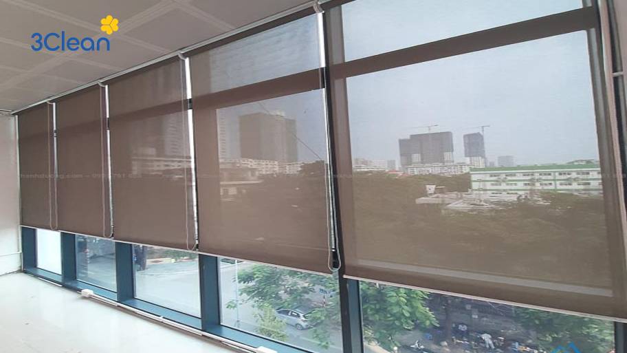 Mách bạn cách vệ sinh rèm cuốn đơn giản, đúng cách tại nhà Vệ sinh rèm lưới lỗ thoáng sạch, thoáng khí hiệu quả