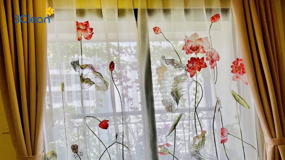 Mách bạn cách vệ sinh rèm cuốn đơn giản, đúng cách tại nhà Vệ sinh rèm vải họa tiết nhanh gọn, giữ màu bền