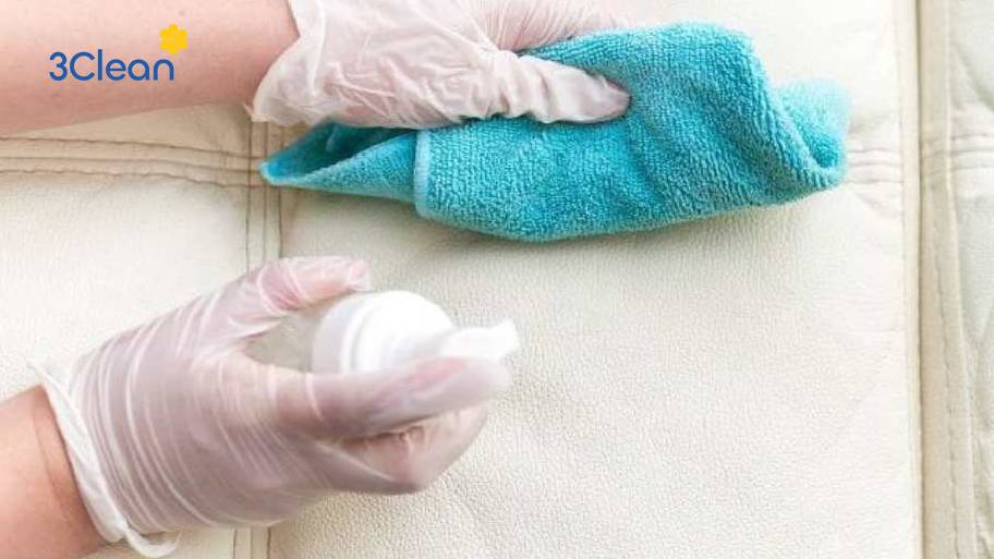 Các dung dịch tẩy rửa nhẹ giúp đánh bay bụi bẩn và mùi hôi nhanh chóng