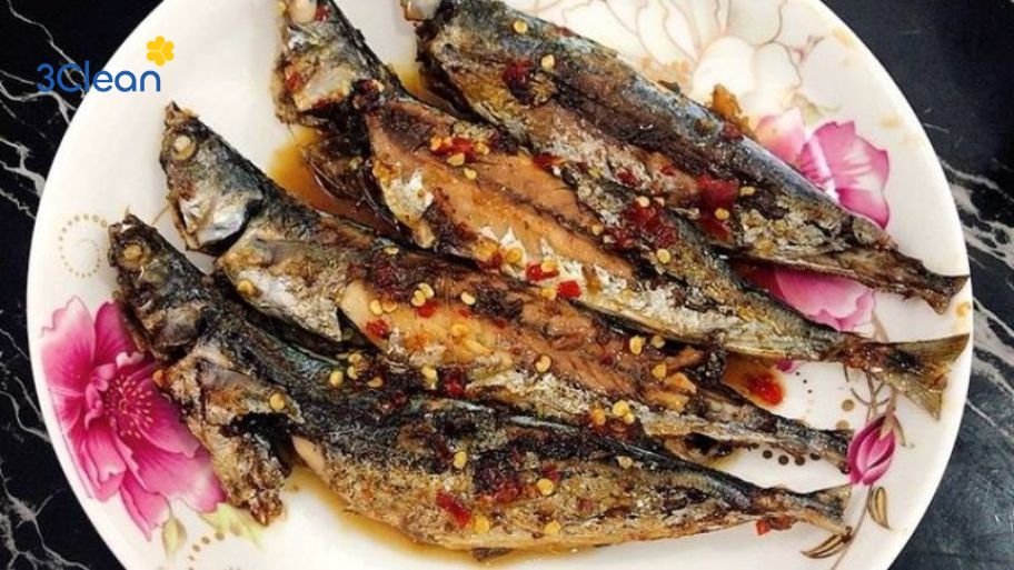 Cá nục khô làm món gì ngon? Mẹo chế biến cá nục khô ngon Không chiên cá ở nhiệt độ quá cao