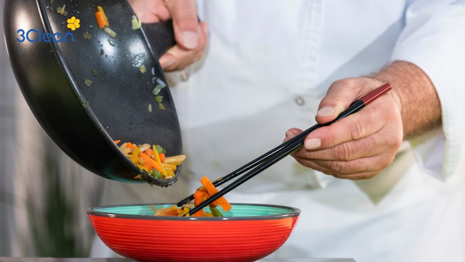 Thường xuyên thực hành để nâng cao kỹ năng nấu ăn